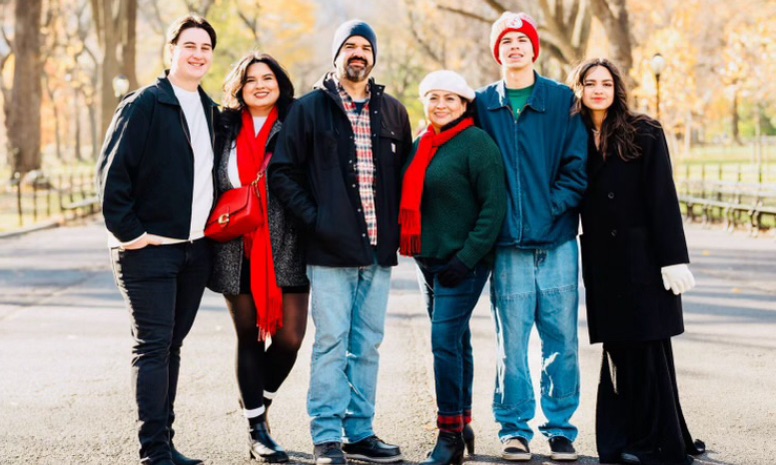 Rina Bañuelos and family