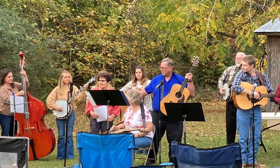 Outside Sing at Pam Lamonds