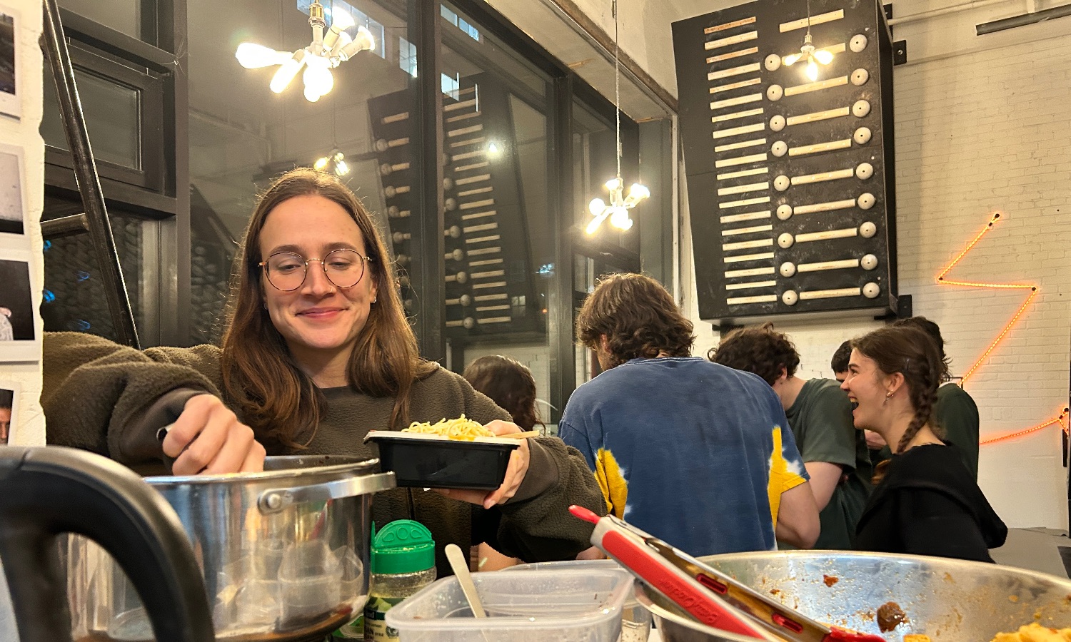 Shakti:  LA CONVIVIALE DE  NOËL 