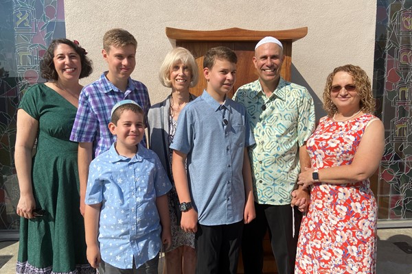 Rabbi K'vod and family