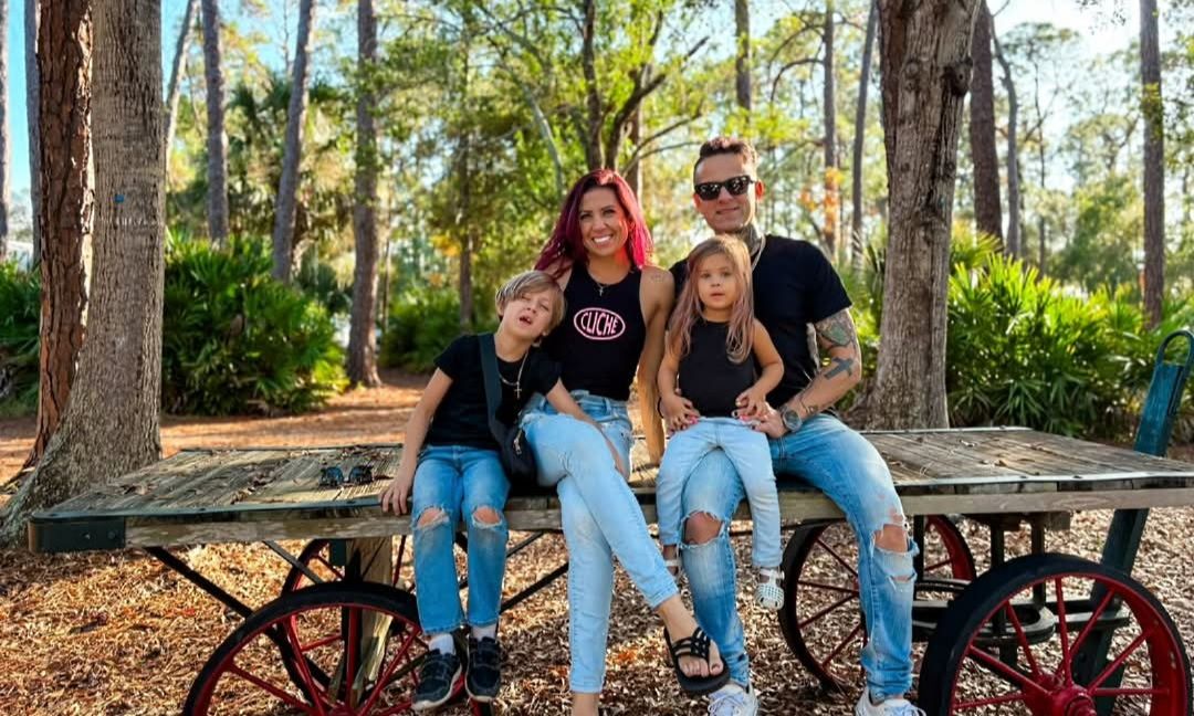 The Llaña Family 